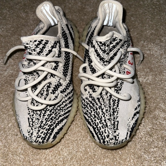 Authentic Zebra Yeezy size 4 - Picture 6 of 6